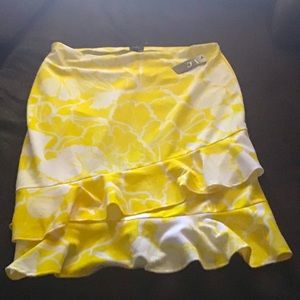 🌟🌟🌟LC Laura Cruz XL yellow/white floral Skirt NWT